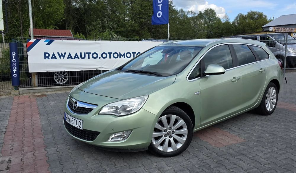 Opel Astra J 1.4 Turbo ecoFLEX Start/Stop Color Edition 2011