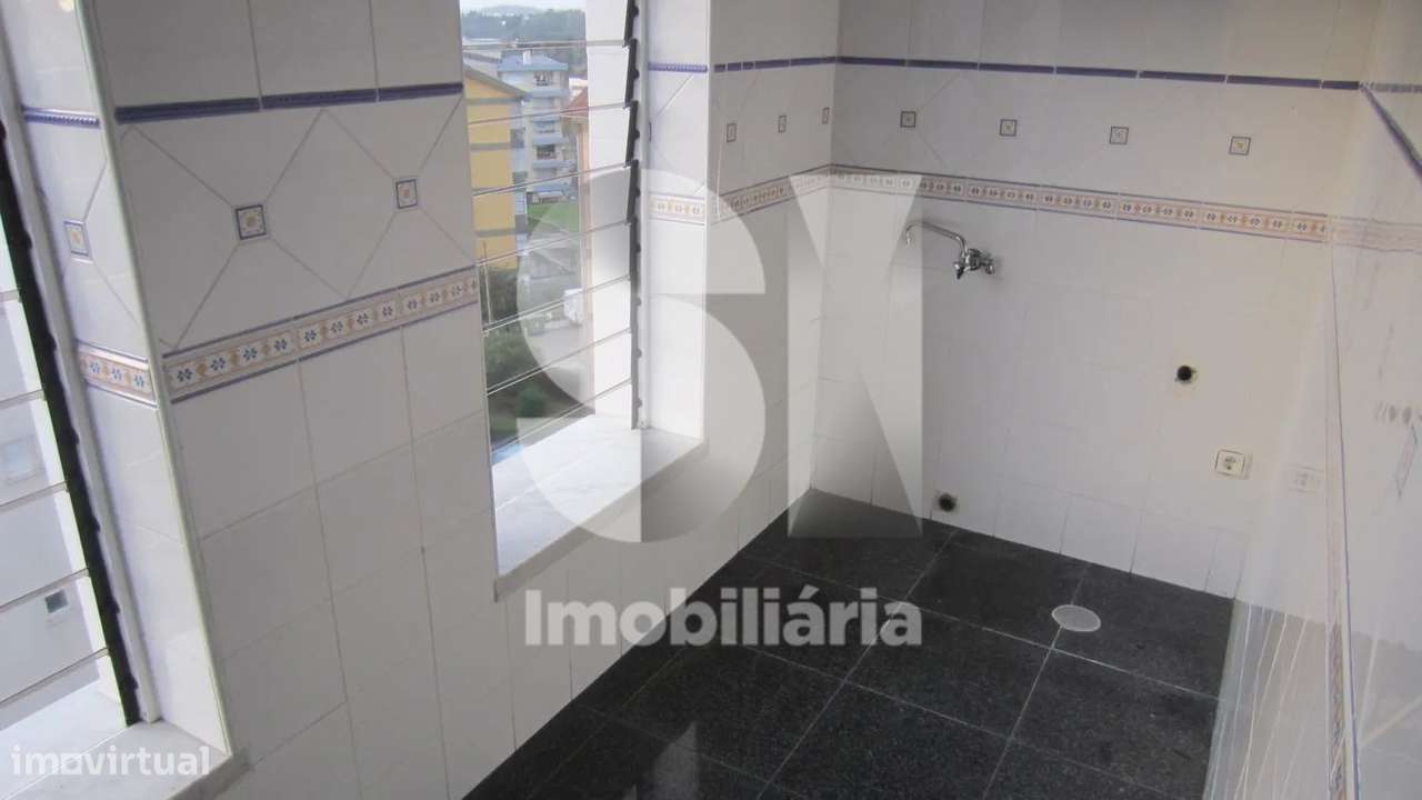 T3 com Garagem junto CHUC - Grande imagem: 2/13