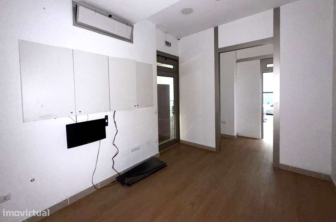 Estabelecimento comercial em Esmoriz-26