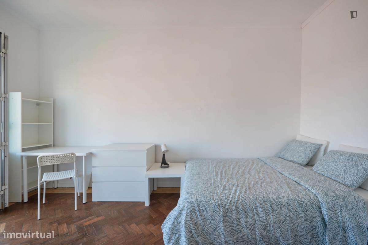 Quarto - localizado em Marquês de Pombal Lisbon - Grande imagem: 4/7