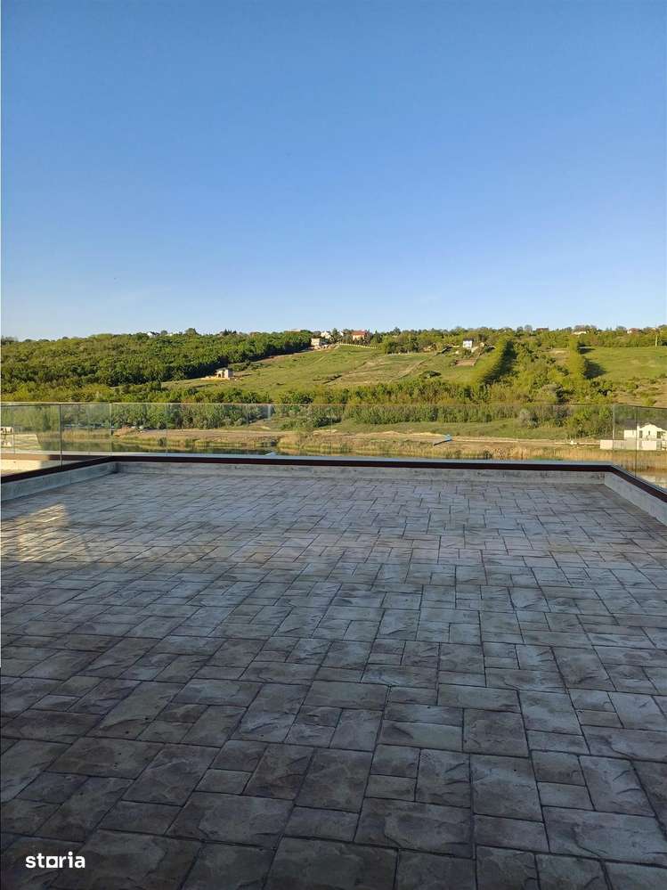 Apartament cu 2 cam si terasa, vedere catre lac - Imagine principală: 4/14