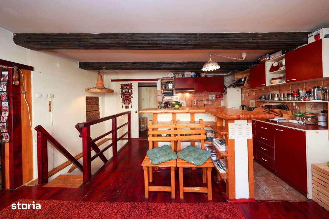 Casa deosebita cu 5 camere in Rasnov-12