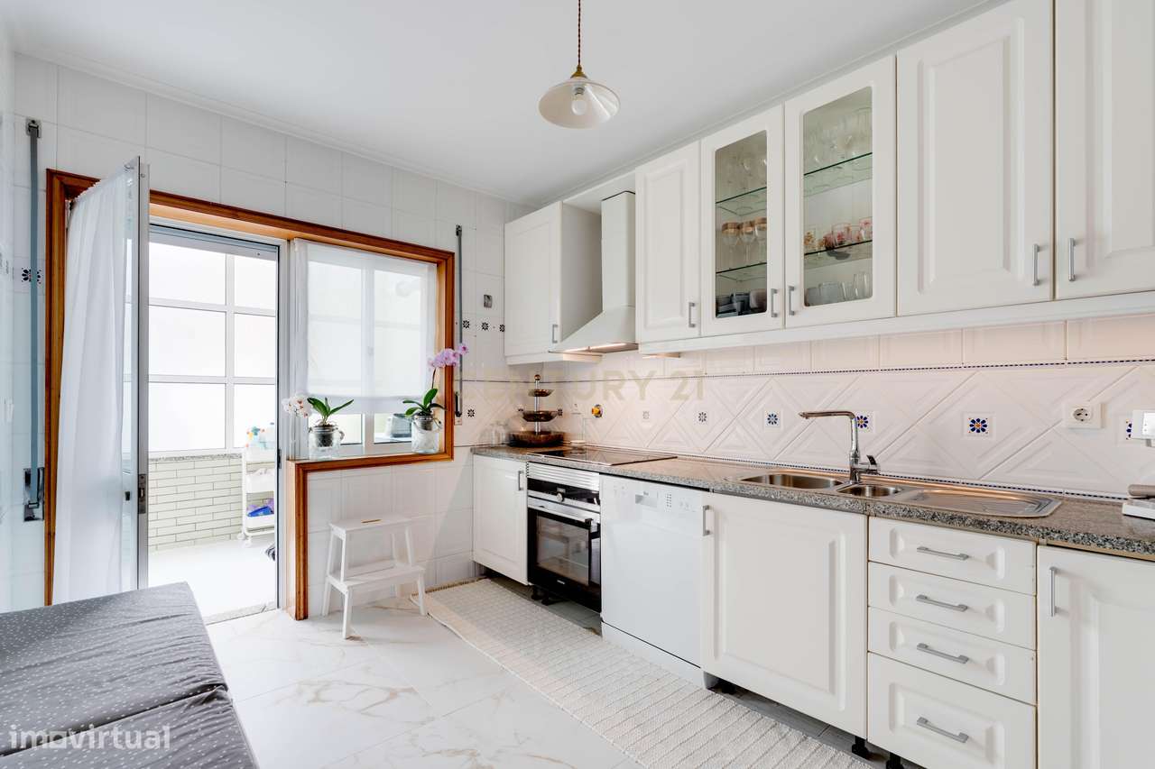 T2+2 Duplex c/ Sótão amplo (248m²) | S. Félix Marinha-12