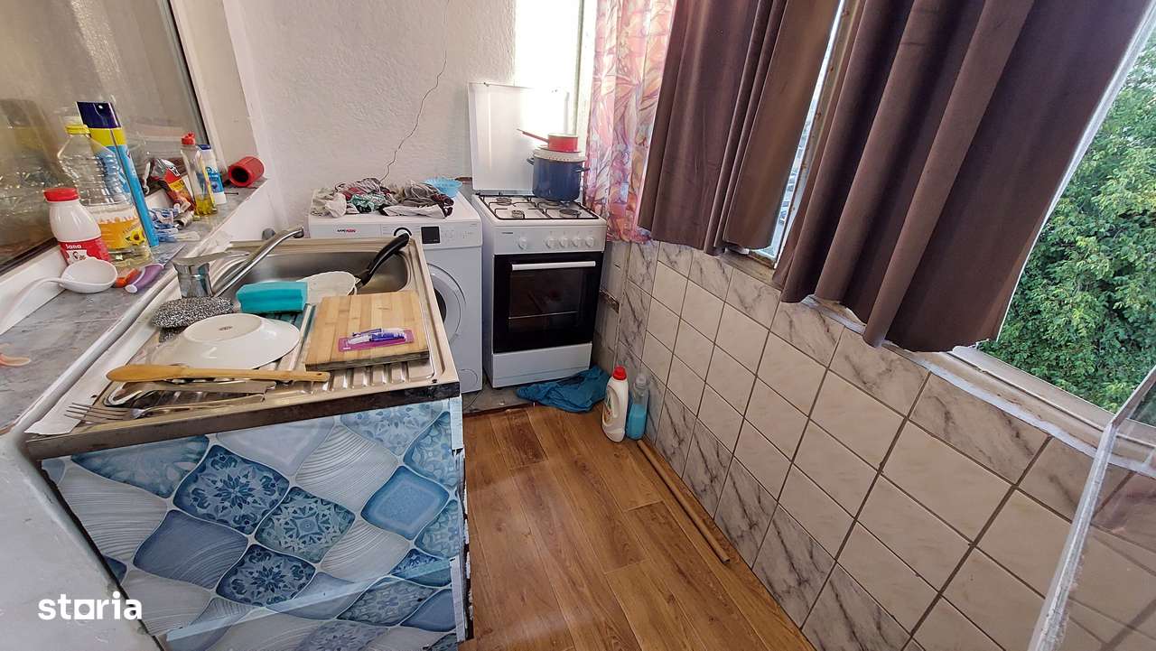 Apartament 3 camere, etaj 3, între două școli , Mioveni-6
