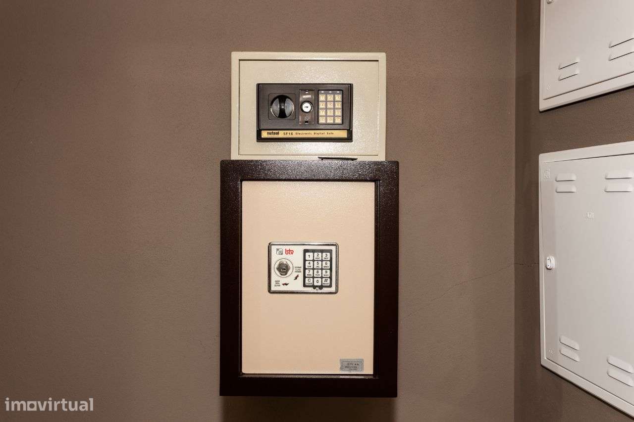 Moradia com Piscina e Campo de Ténis-19