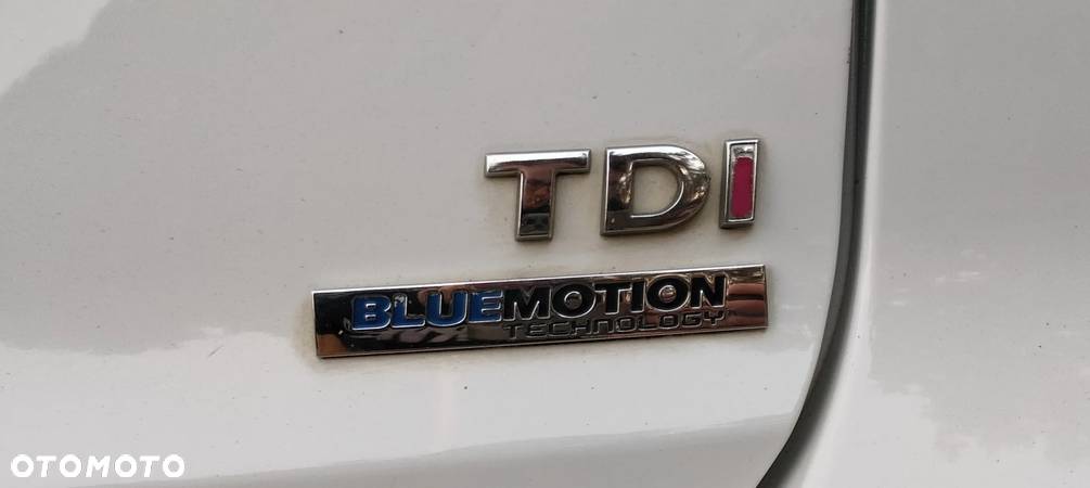 Volkswagen Touran 1.6 TDI DPF BlueMot Comfortline - 16