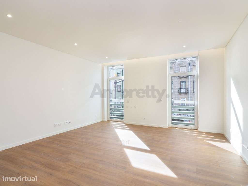 T2 de Luxo Novo com Estacionamento Privativo-5