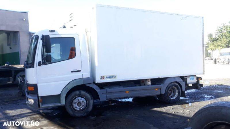 Dezmembram Mercedes Atego 818 - 2