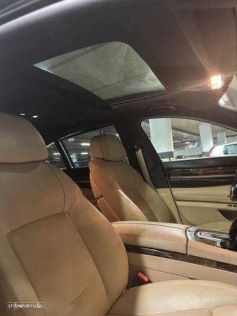 BMW 750 d xDrive - 10