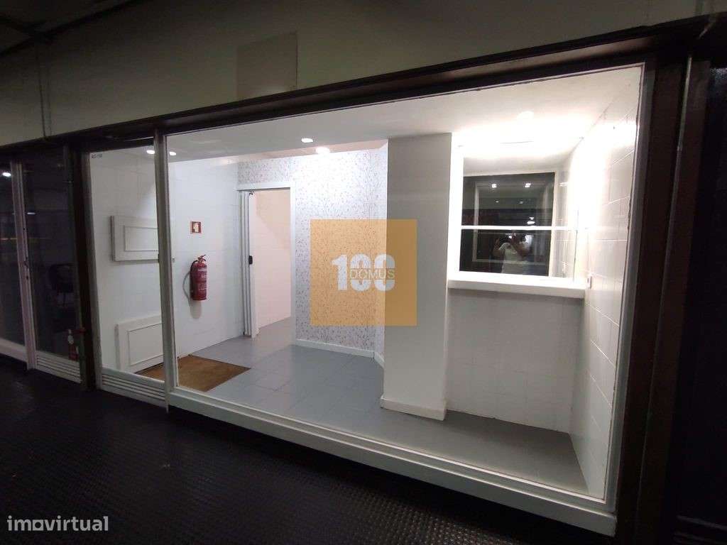 Loja na Senhora da Hora - Grande imagem: 2/23