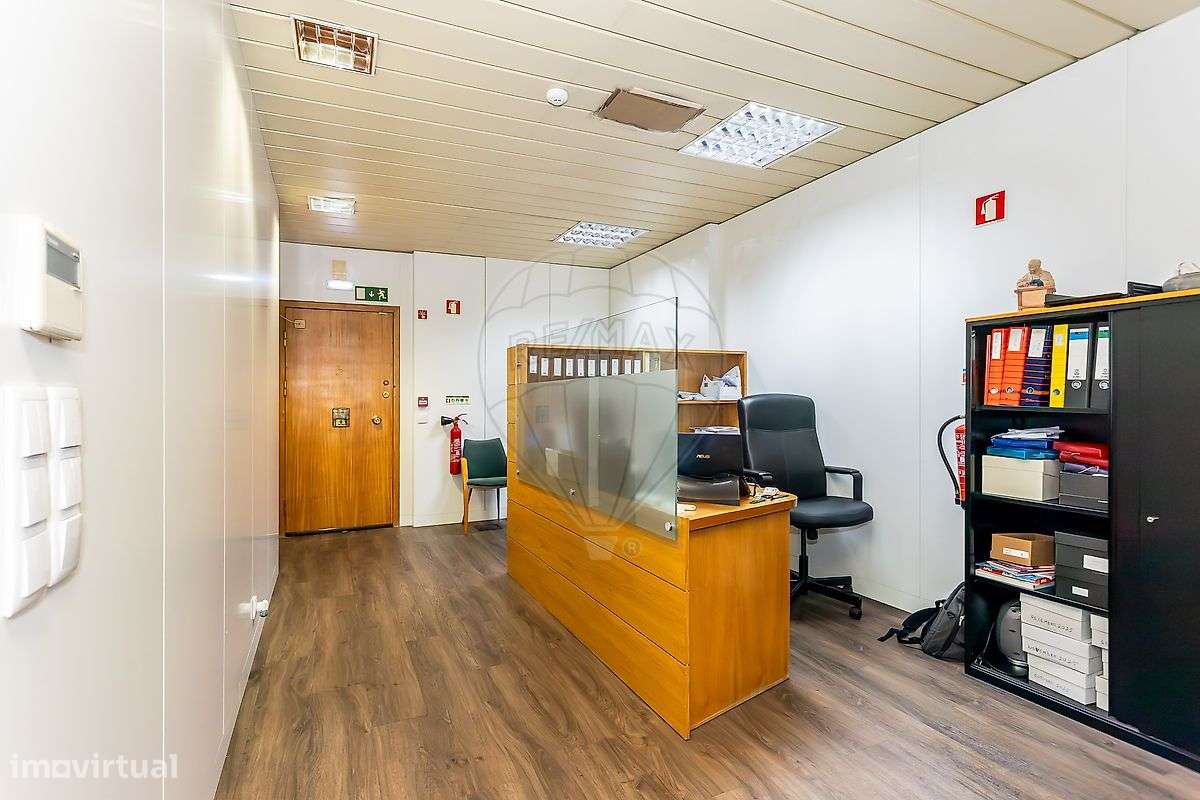 Escritório T0 para arrendamento - Grande imagem: 2/21