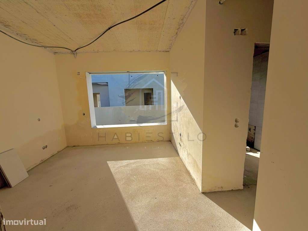 Moradia nova com excelentes áreas-13