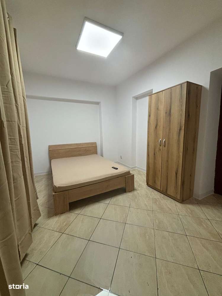 GARSONIERA IEFTINA SECTOR 4 negociabil - Imagine principală: 1/10