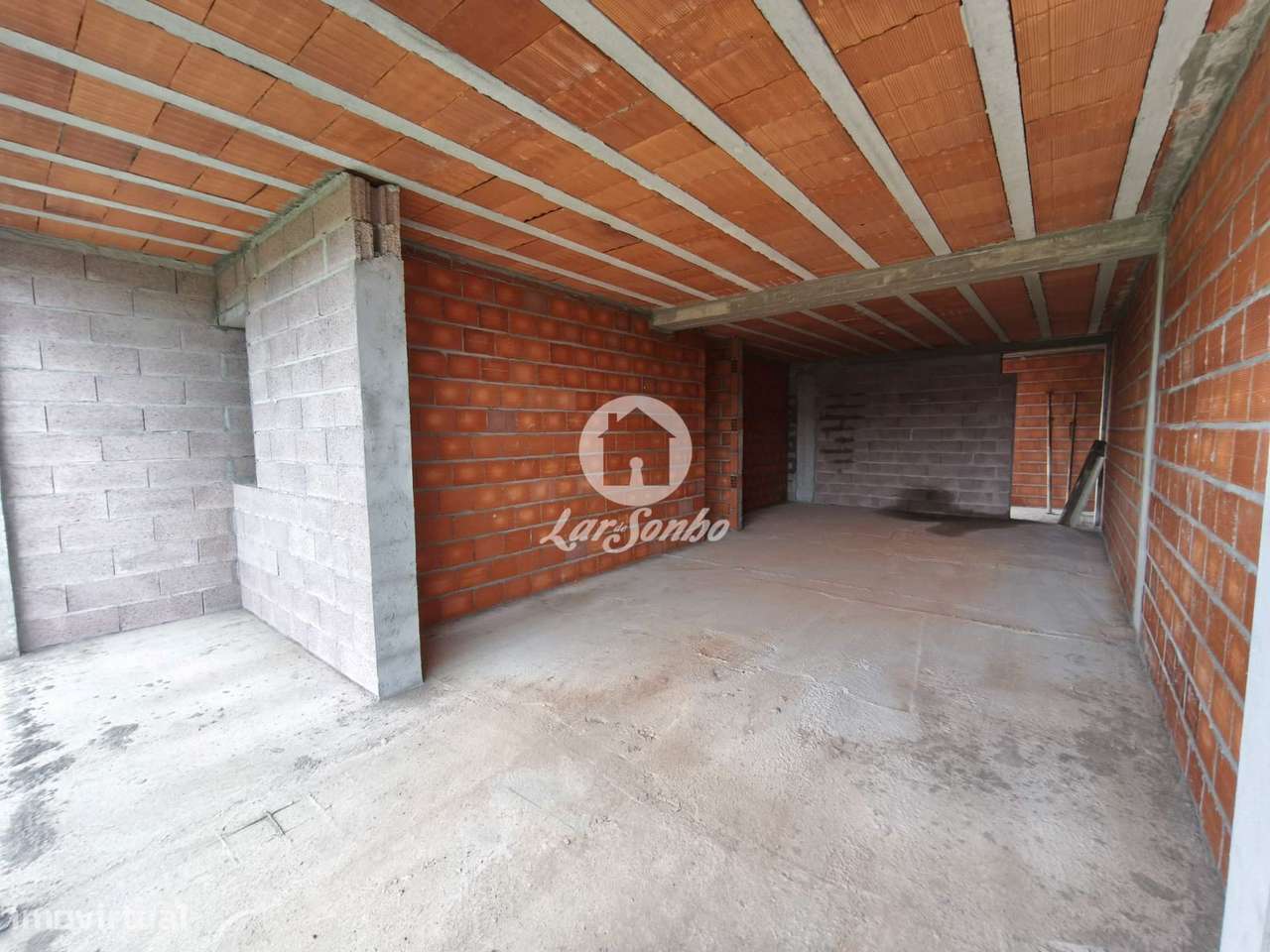 Apartamento T2 novo com jardim-22