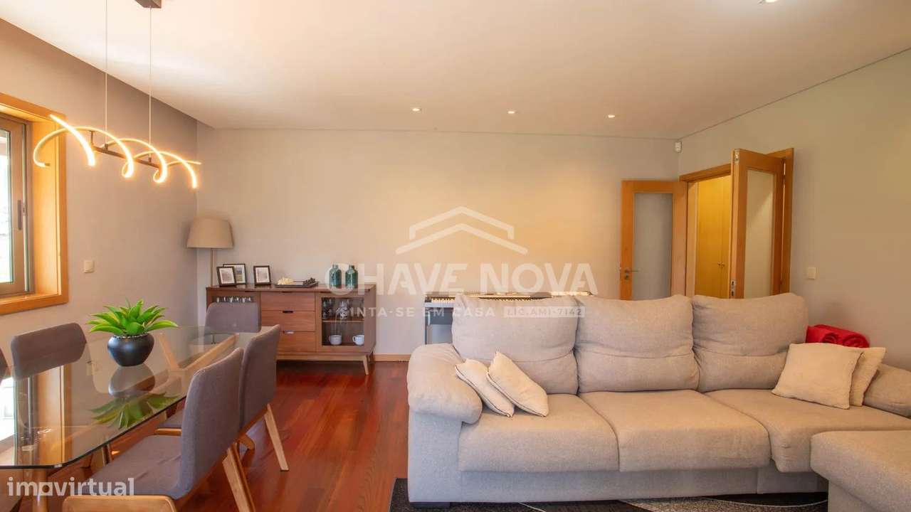 Excelente Apartamento T3 com Terraço em Oliveira do Douro,-9