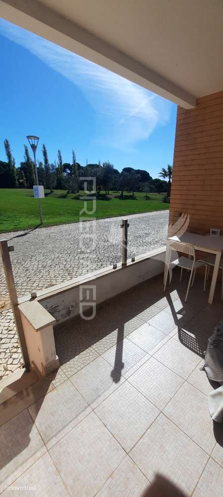 Moradia T2 com jardim, piscina e garagem em Albufeira - Grande imagem: 5/18