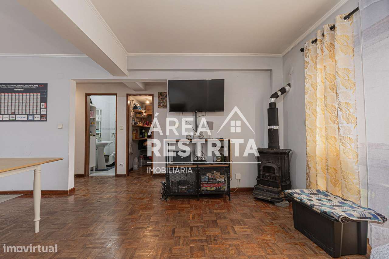 Apartamento T3 transformado em T2 no Seixal, Arrentela-23