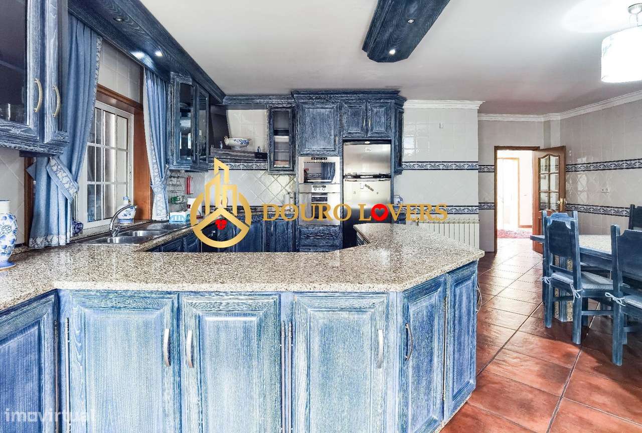 Moradia T4 com Piscina e Jardim em Ferreira - Paços de Ferreira-10