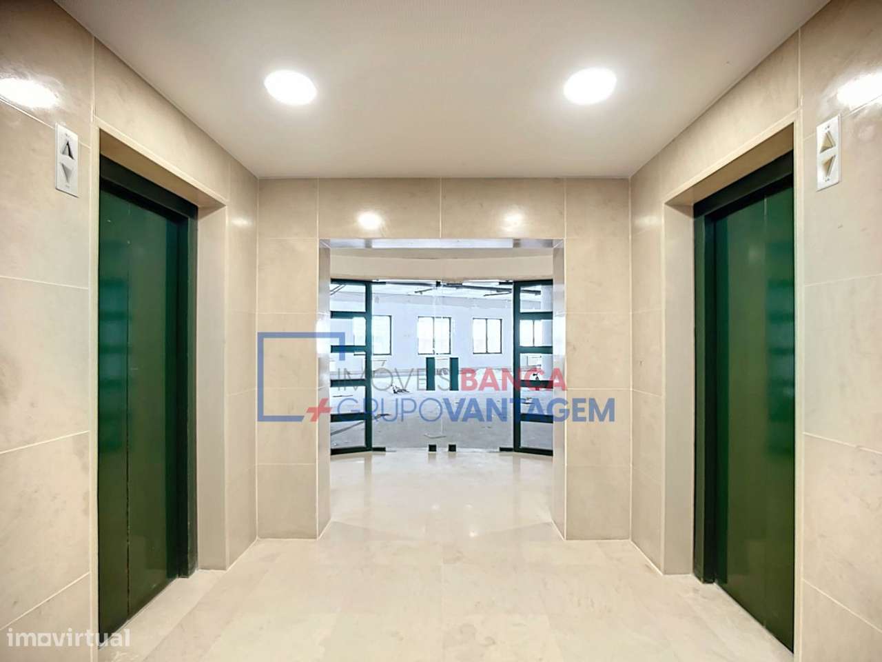 Escritório com 846m2 na Av. Columbano Bordalo Pinheiro - Grande imagem: 4/29