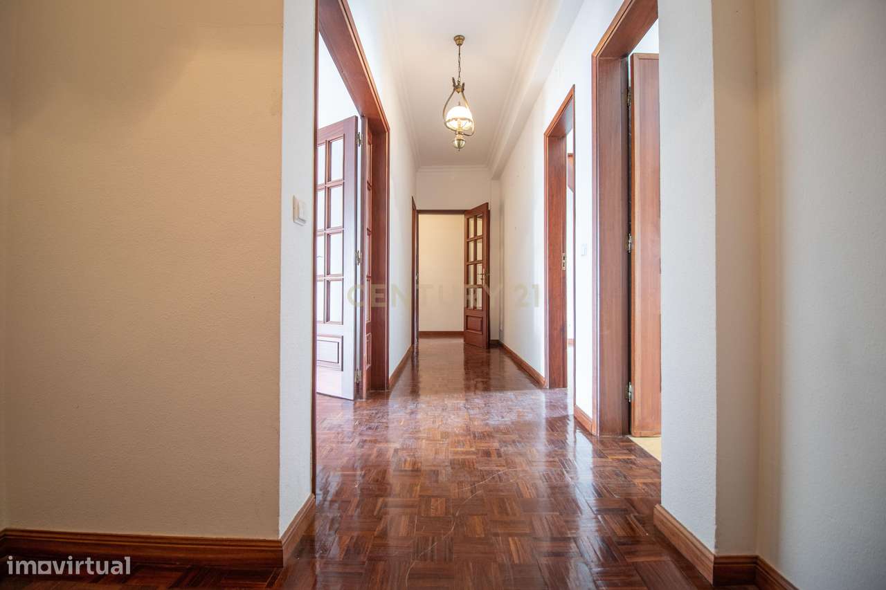 Apartamento T4+1 duplex com garagem no centro da cidade da Figueira da - Grande imagem: 5/55