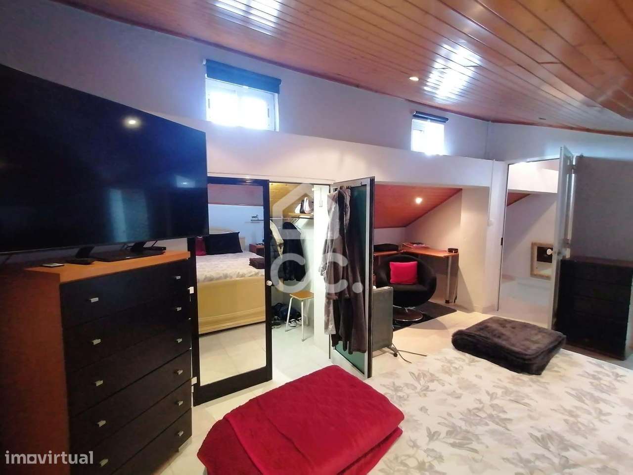 Prédio com Espaço Comercial e Habitação T3+1-29