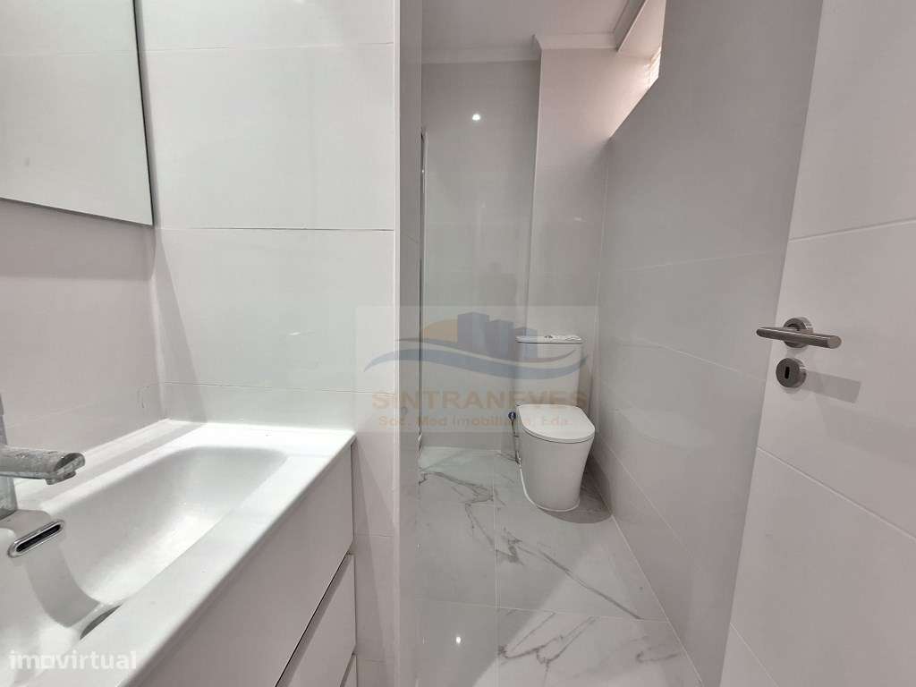 Magnífico T3 totalmente remodelado com varanda- Queluz-18