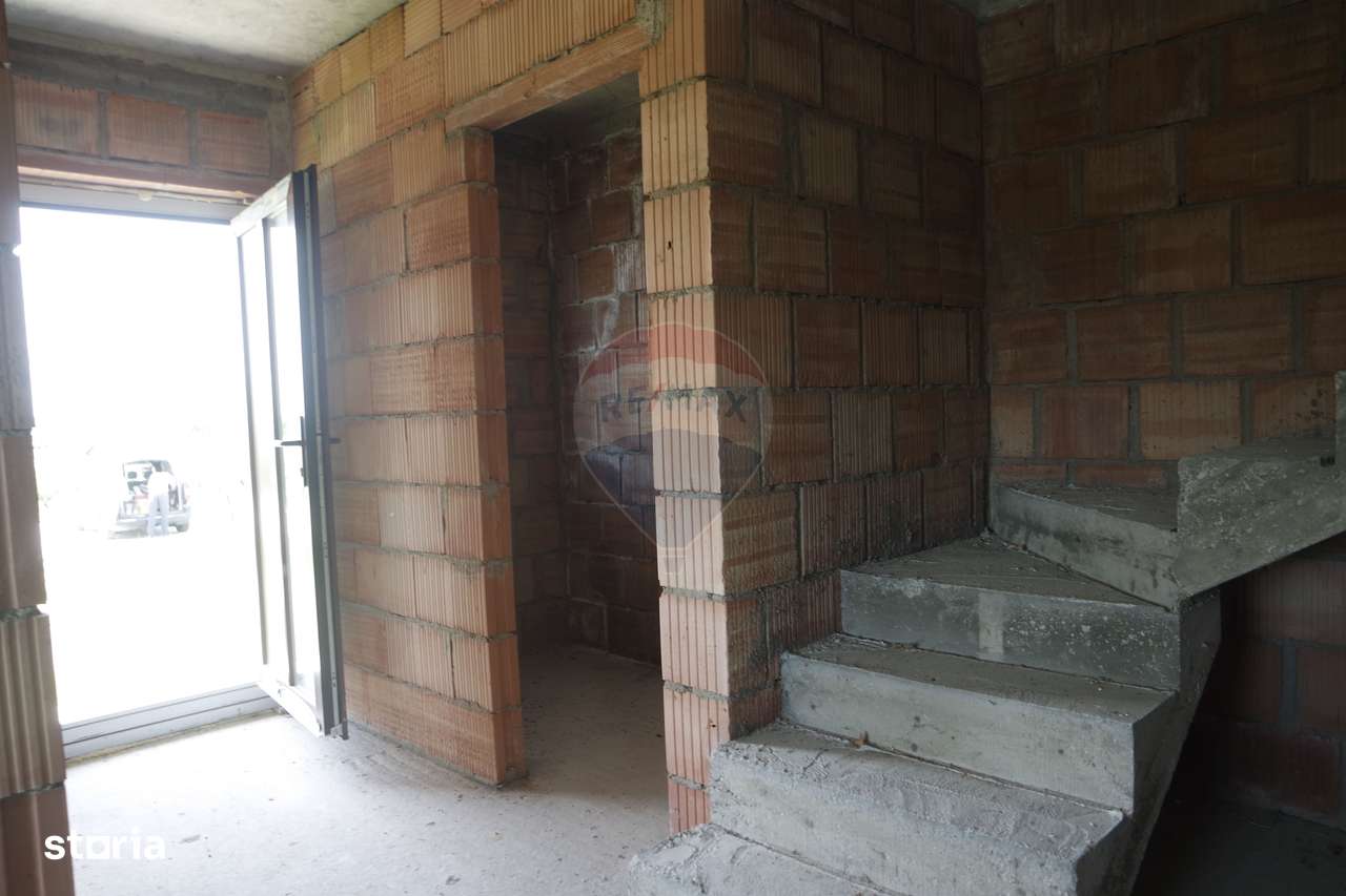 Casă de vânzare la rosu în Tăuții Măgherăuș-4