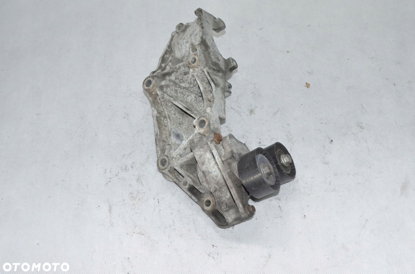 Łapa podstawa alternatora Renault Master III Opel Movano B 2.0 2.3 DCI - 2