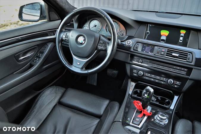 BMW Seria 5 525d - 16