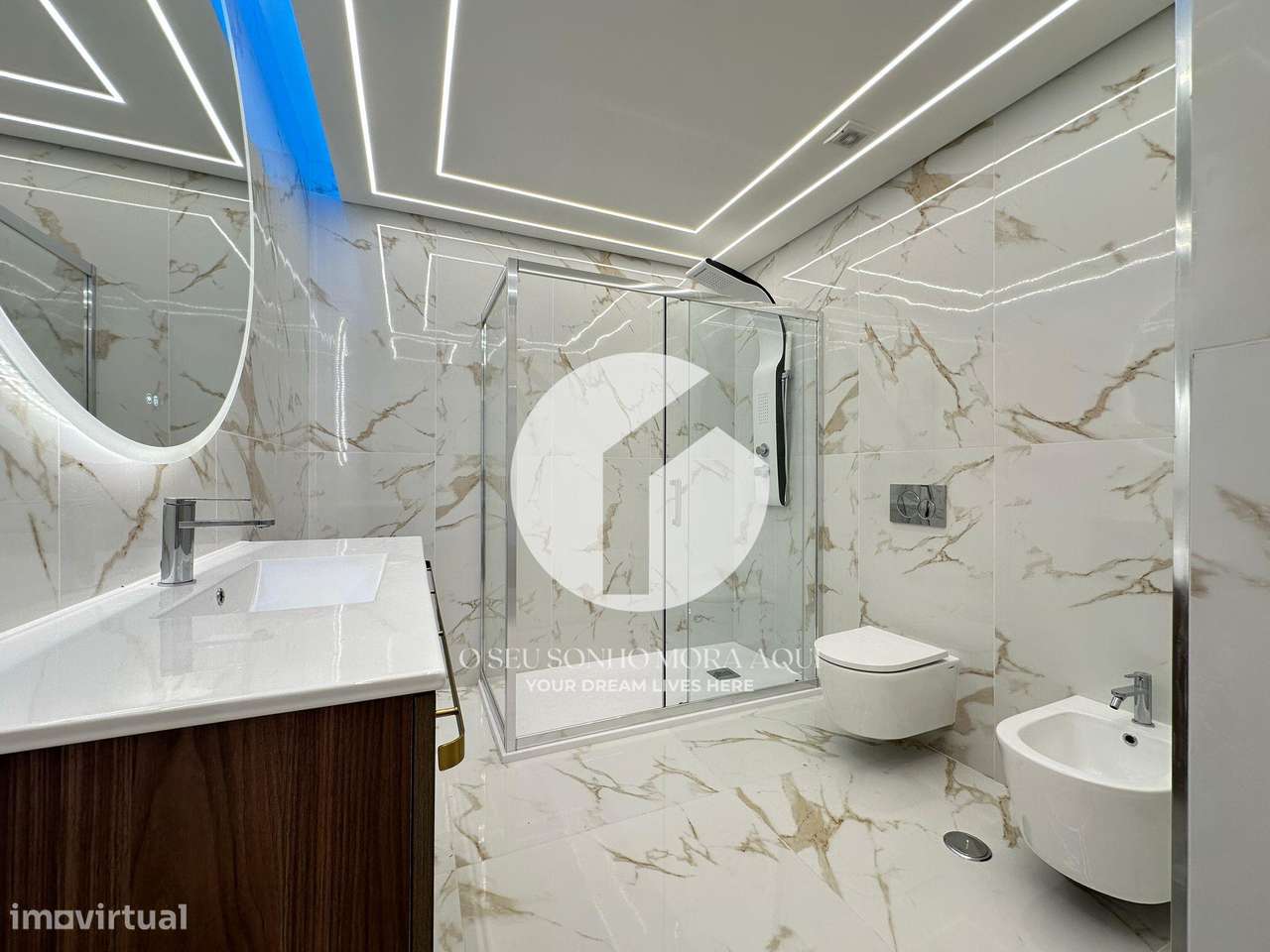 Apartamento T2 Remodelado na Primeira Linha do Mar - Quarteira-12