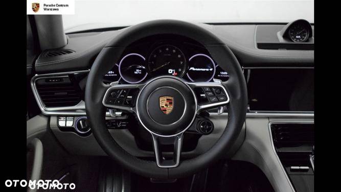 Porsche Panamera 4 e-Hybrid Sport Turismo - 8