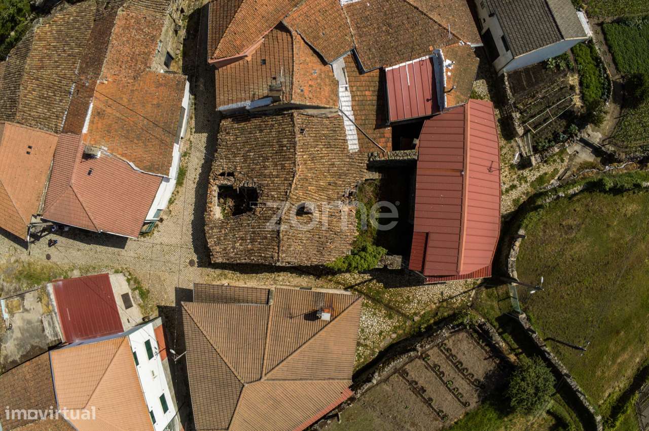 Moradia T4 para recuperar em Quintã, Vreia de Jales - Vila Real - Grande imagem: 5/8