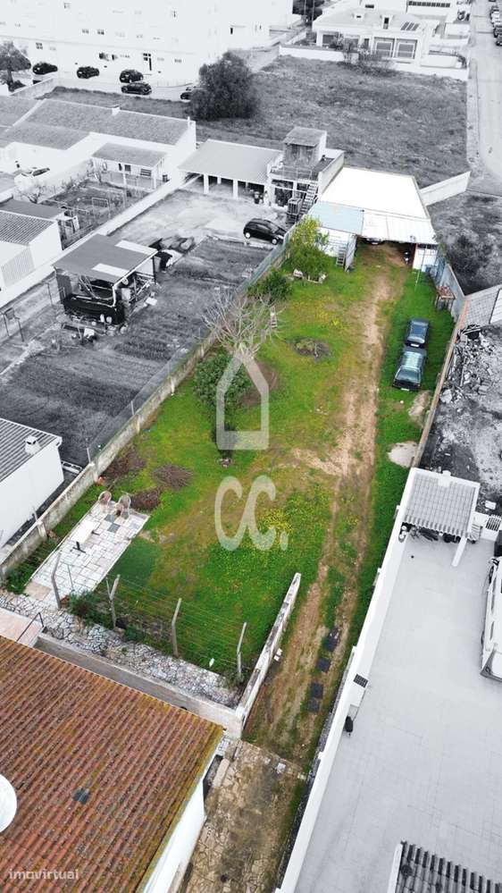Moradia T3 com Garagem e Lote de 1110 m² – São Julião do Tojal, Loures-4