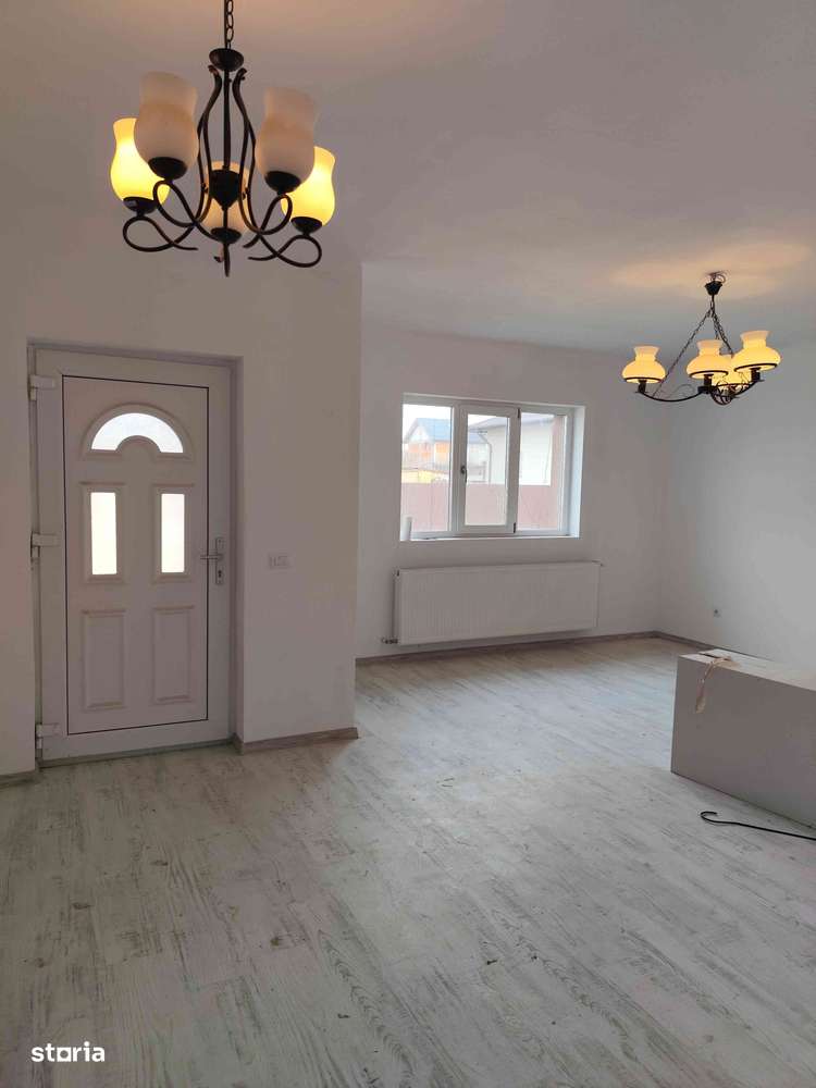 Casa "Parter"- 3 camere și pod mansardabil, in  Simnicu de Sus - Imagine principală: 5/8