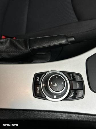 BMW Seria 3 320d DPF Touring - 19