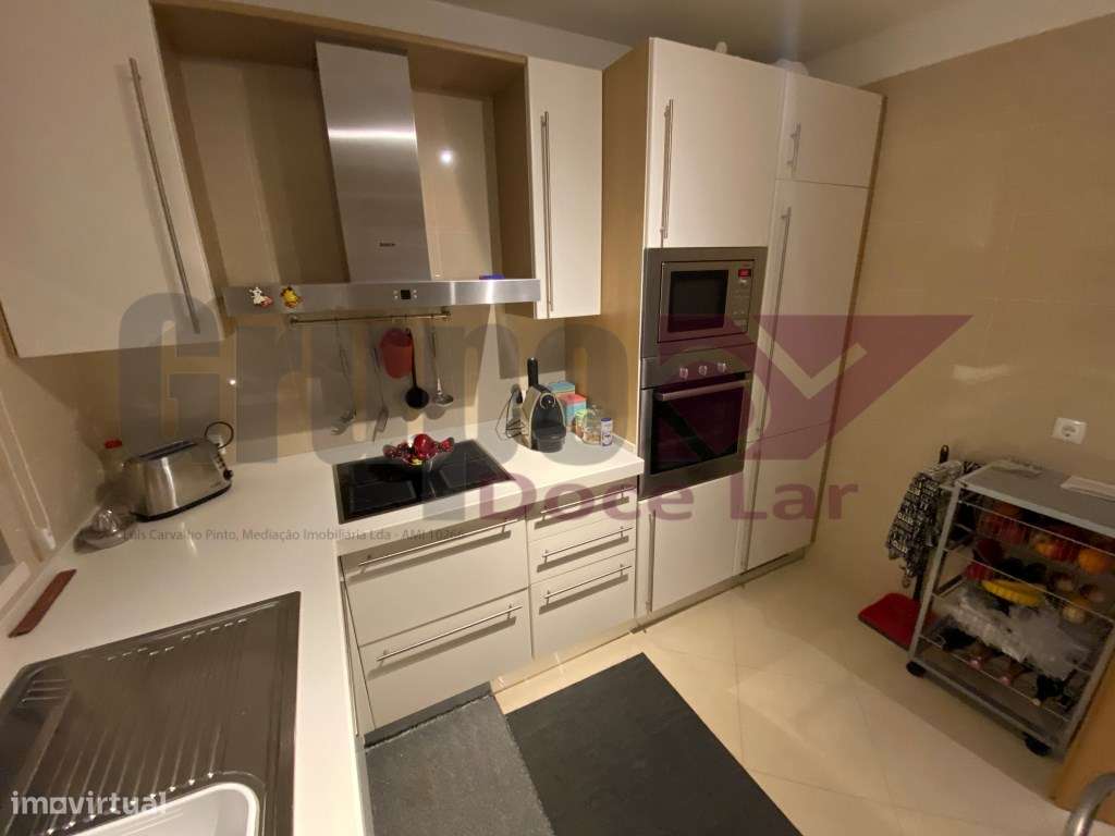 Apartamento T3 com Piscina e Jacuzzi em Sesimbra-8