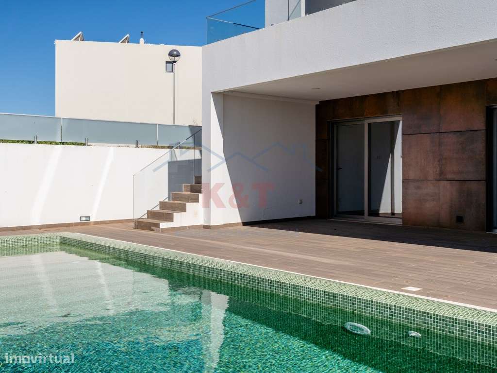 Moradia V3 com Piscina - Mexilhoeira Grande-34