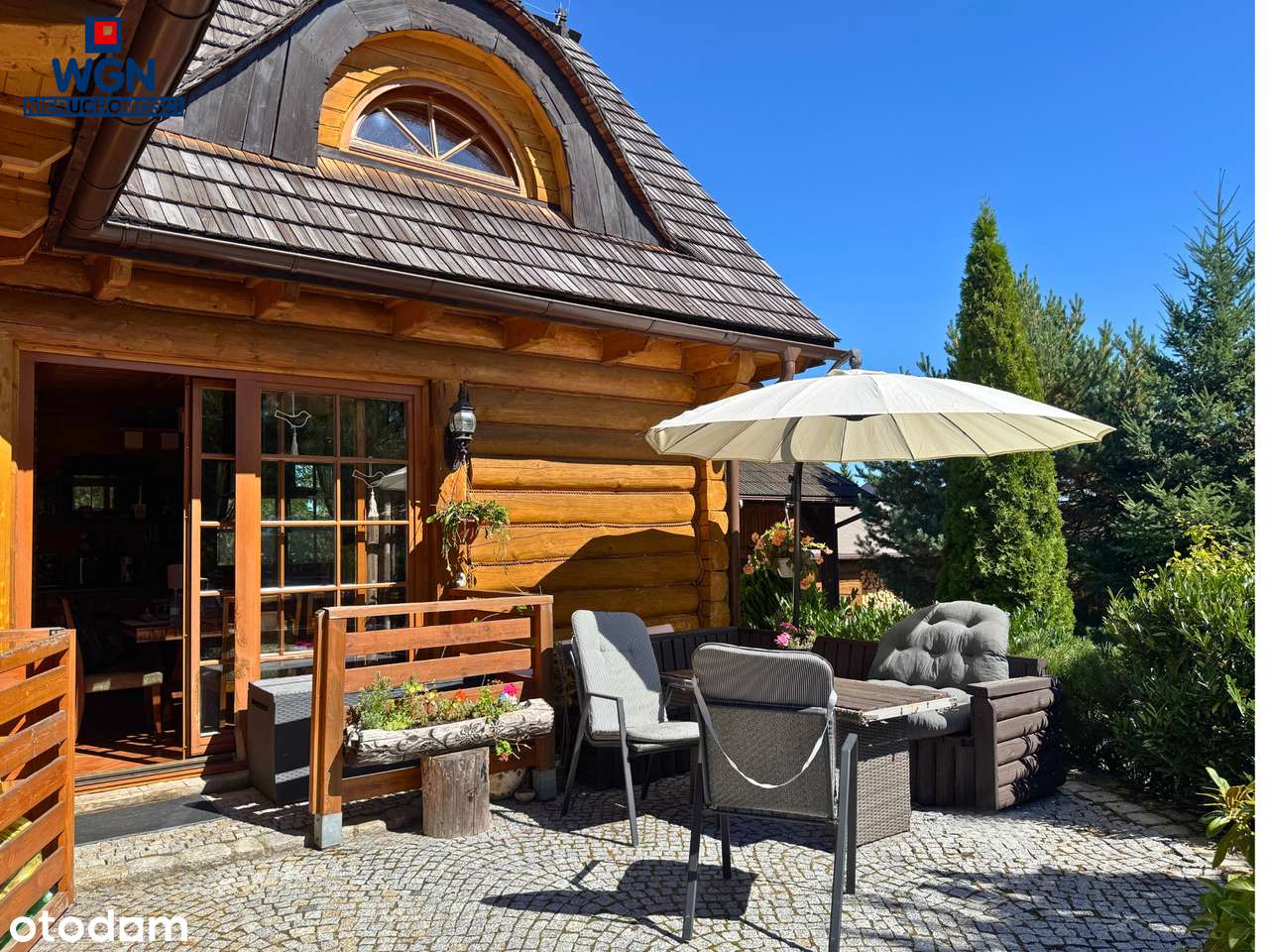 Klimatyczny dom drewniany z zadbanym ogrodem w Polanicy-Zdrój.-3