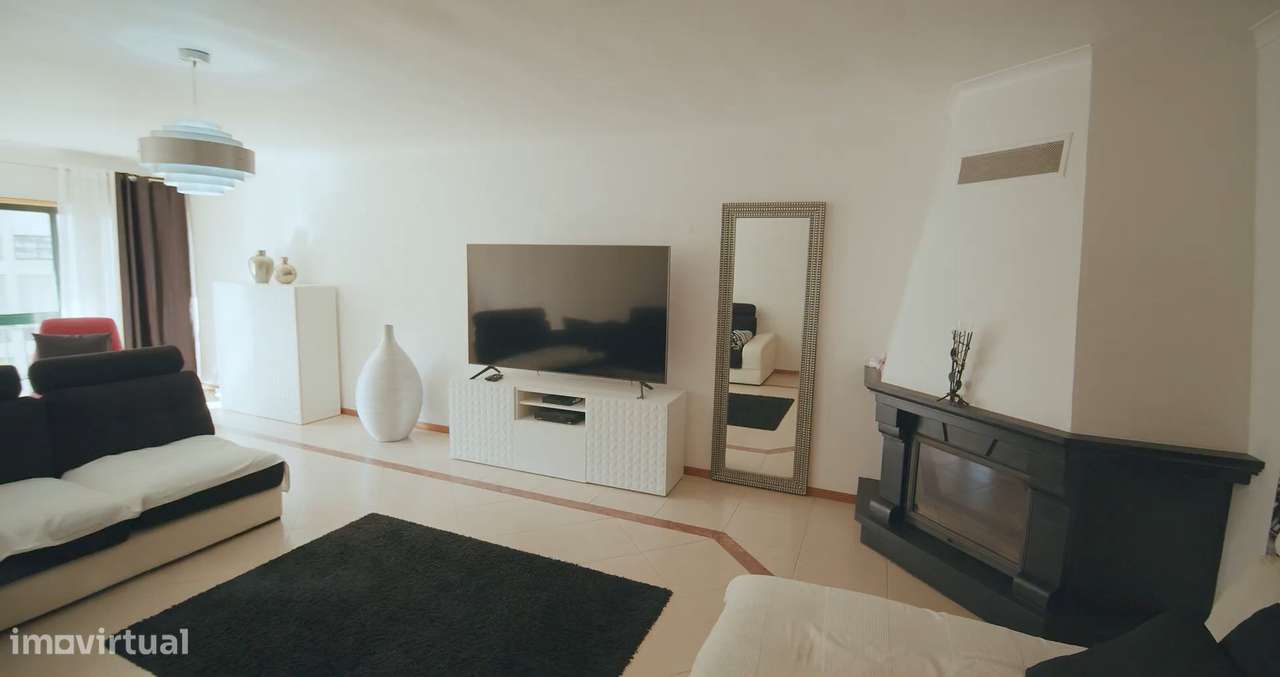 Excelente T2 com 87m2 na Urb. Alto de Tercena em Queluz, Sintra. - Grande imagem: 2/23