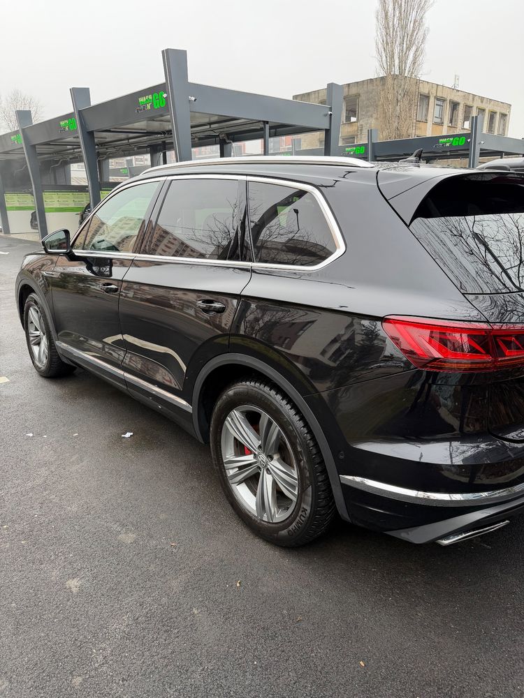 Volkswagen Touareg III [2018 - Prezent] V6 TDI Atmosphere 2018