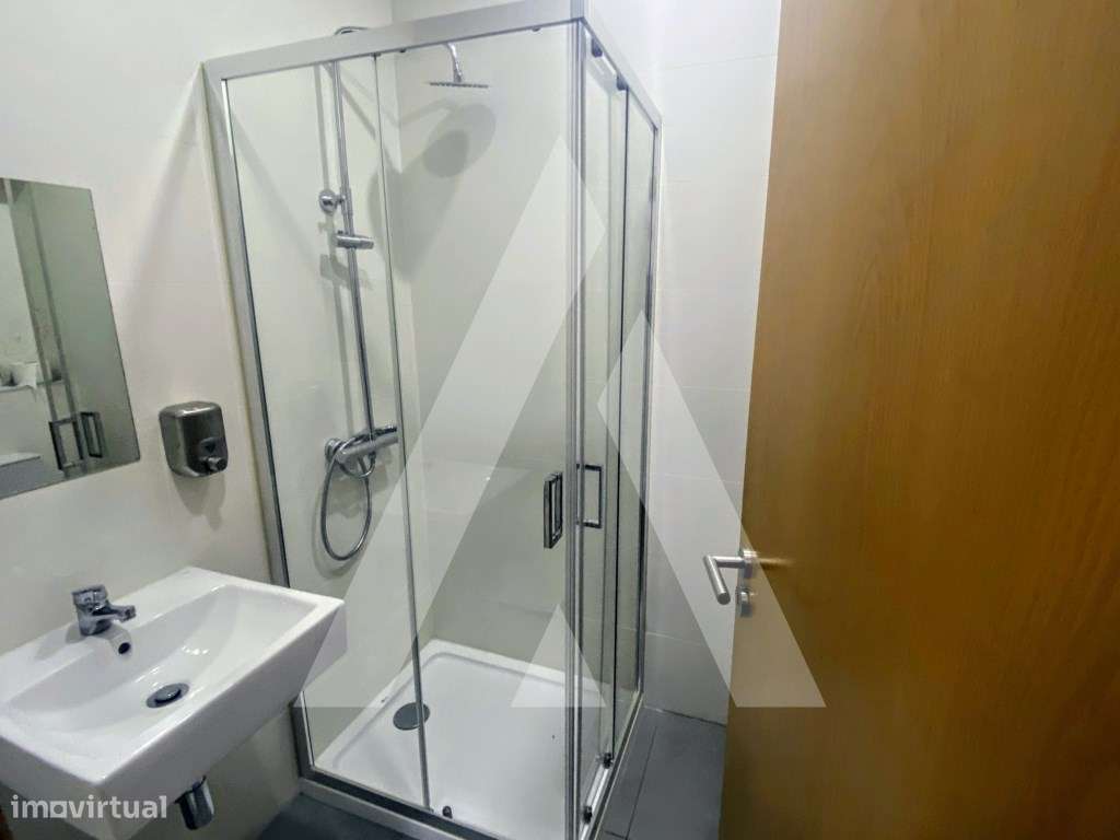 Café para Trespasse no Centro de Albergaria-a-Velha, com jogos da S...-30