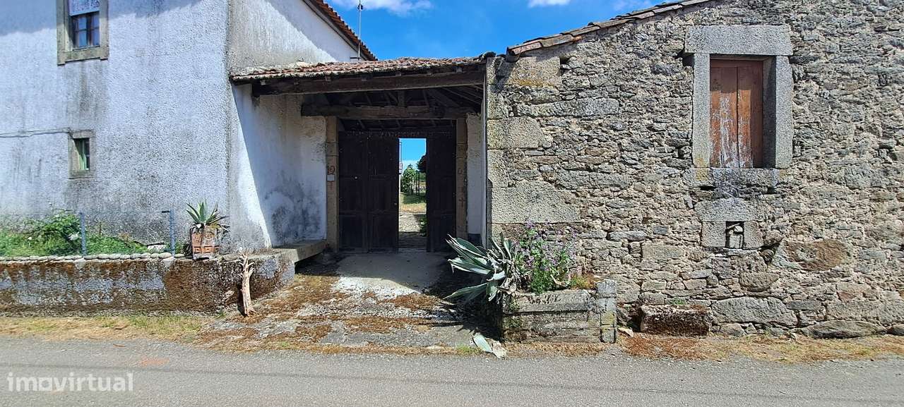 Moradia isolada T6 em Genísio, Miranda do Douro-11