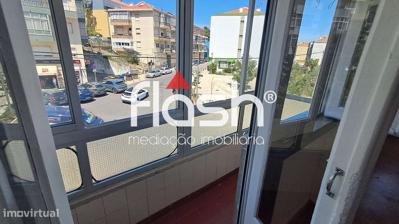 Apartamento T4 nas Mercês-5