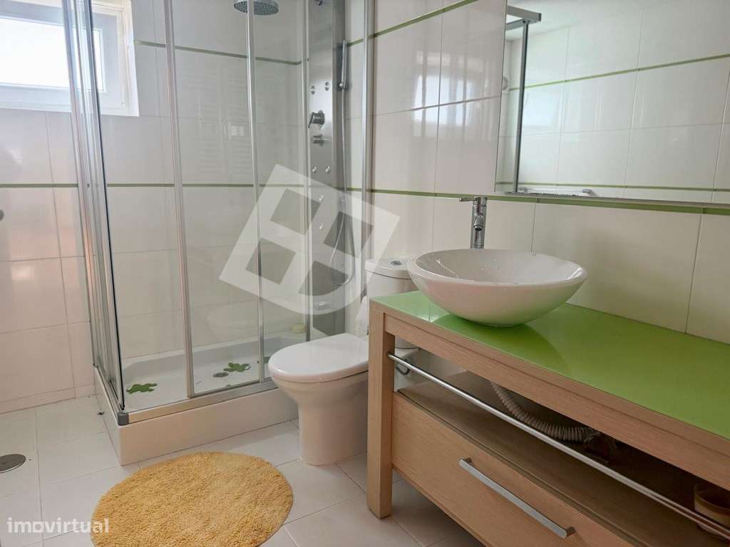 Moradia T4 Isolada c/ Jardim - Patela - S. Bernardo-9