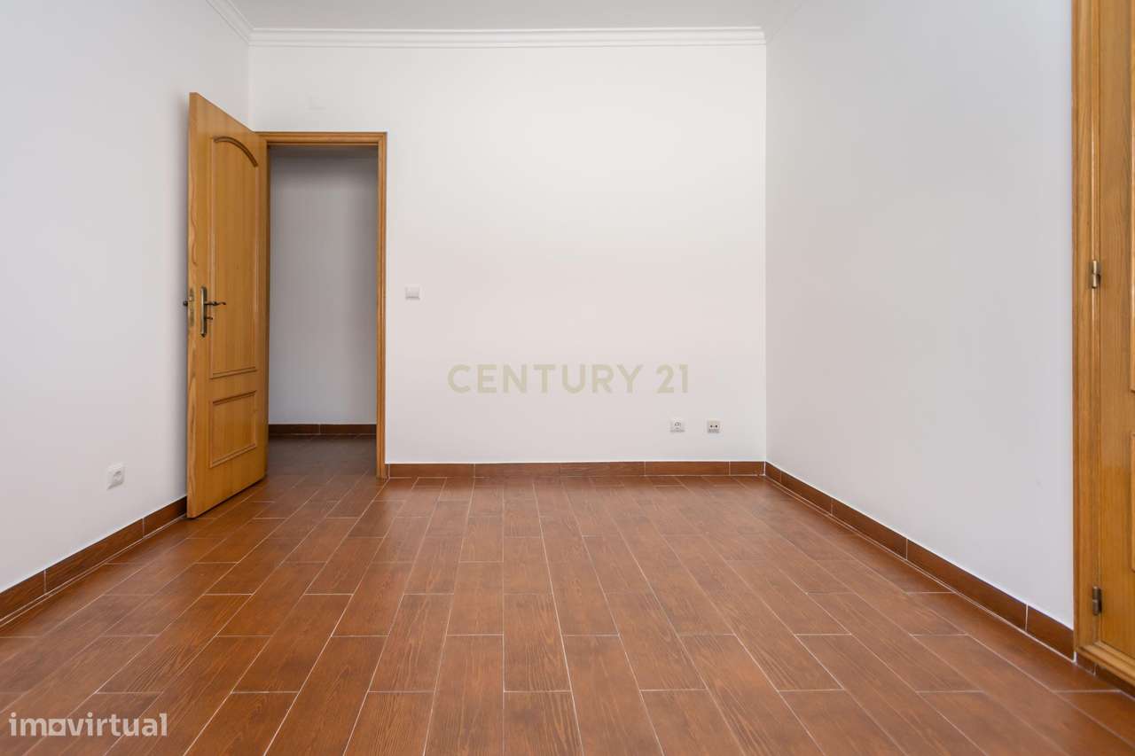 Moradia de 6 assoalhadas em lote de 500 m2-29