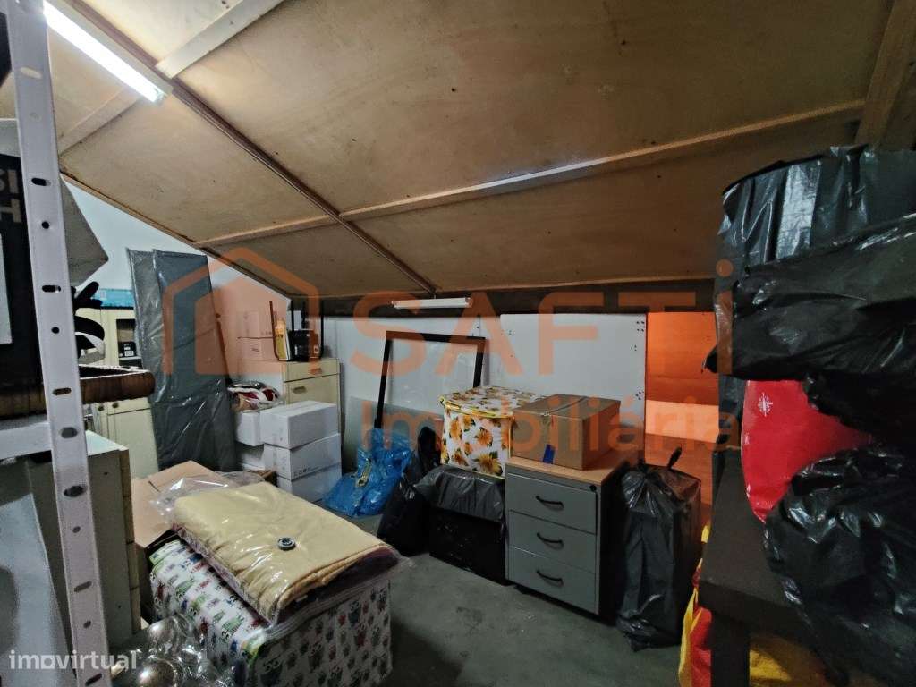 APARTAMENTO T2 MAIS ARRECADAÇÃO.-29