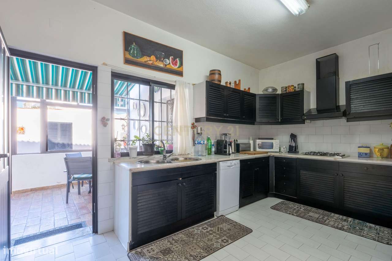 Oportunidade Rara: Moradia com Piscina e 3097m² de Terreno em Almancil-45