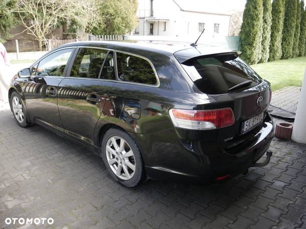 Toyota Avensis Combi 2.0 D-4D Executive - 2