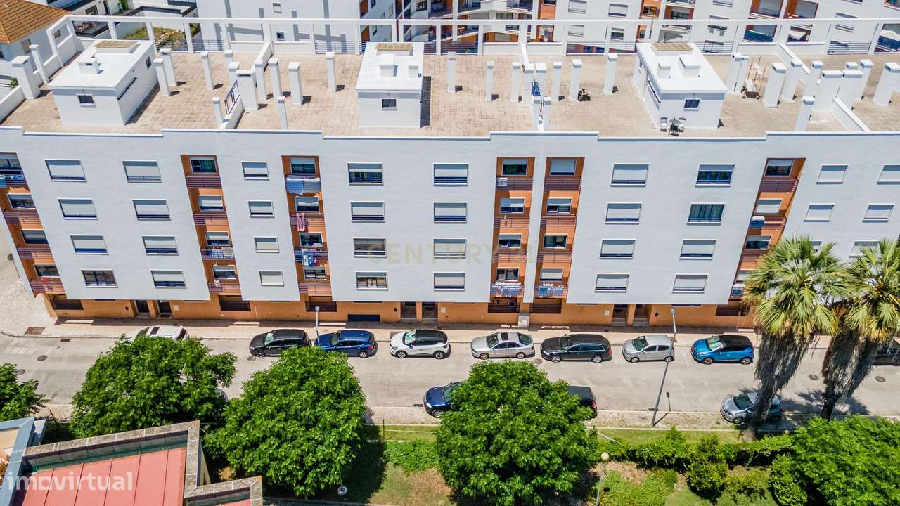 Moderno Apartamento T4 no Carregado em condomínio fechado-37