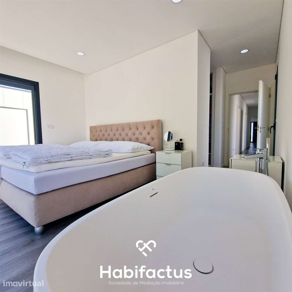 Moradia Isolada T3 à venda Moderna com Piscina aquecida e Churrasqueir-20